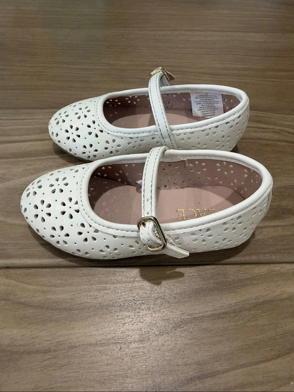 Girls' White Floral Cutout Mary Jane Shoes